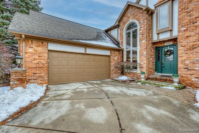39810 Wilmette Drive, Sterling Heights, MI 48313