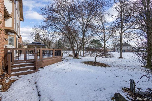 39810 Wilmette Drive, Sterling Heights, MI 48313