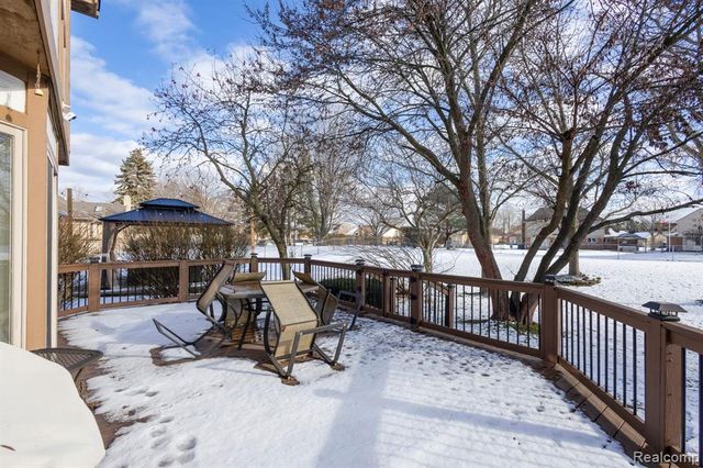 39810 Wilmette Drive, Sterling Heights, MI 48313