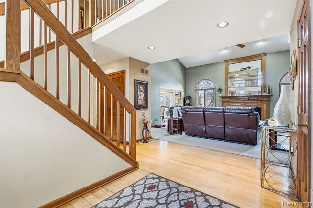 39810 Wilmette Drive, Sterling Heights, MI 48313