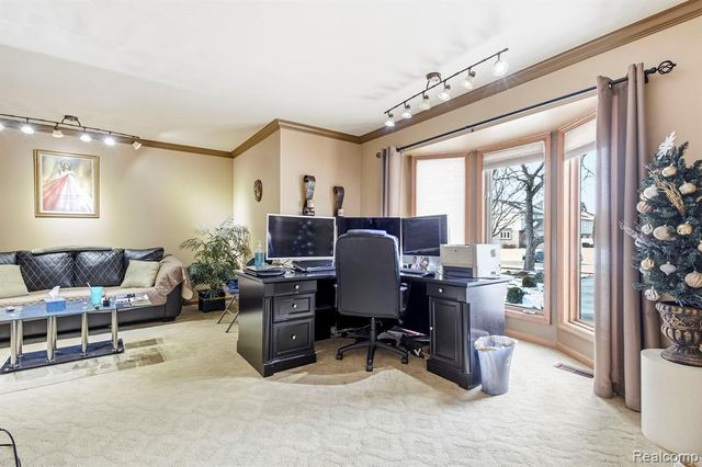 39810 Wilmette Drive, Sterling Heights, MI 48313