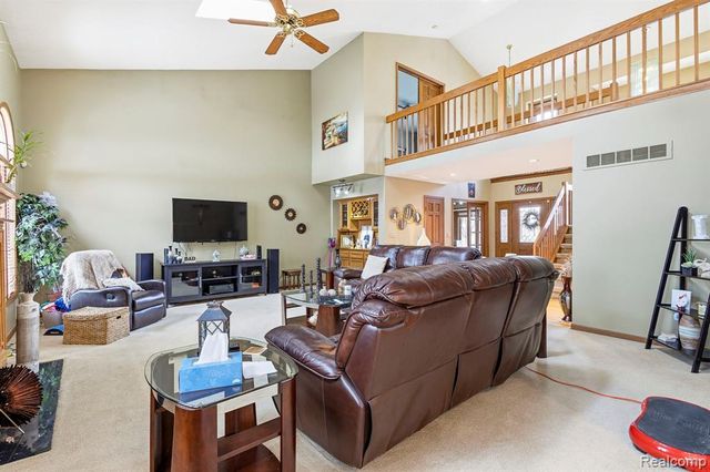 39810 Wilmette Drive, Sterling Heights, MI 48313