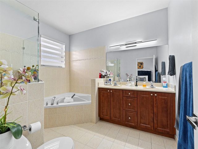 3701 NE 4th St, Homestead, FL 33033