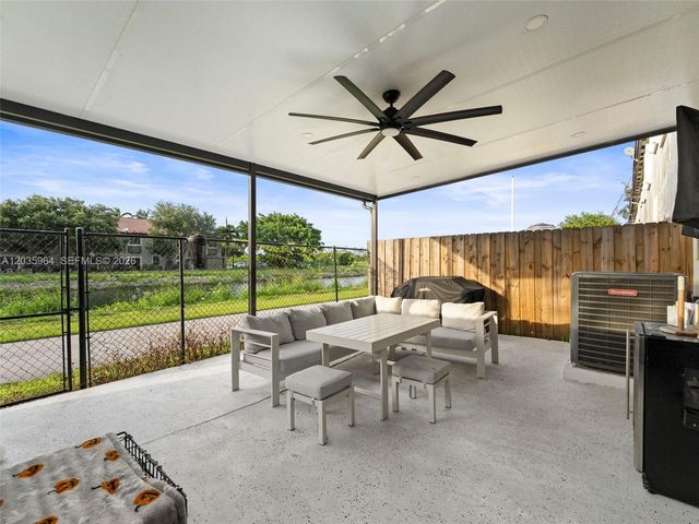 3701 NE 4th St, Homestead, FL 33033