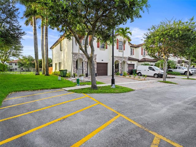 3701 NE 4th St, Homestead, FL 33033