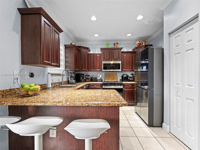 3701 NE 4th St, Homestead, FL 33033