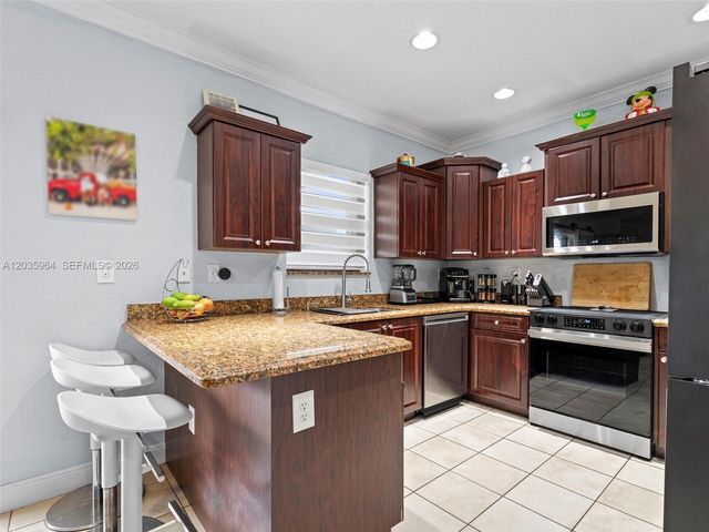 3701 NE 4th St, Homestead, FL 33033