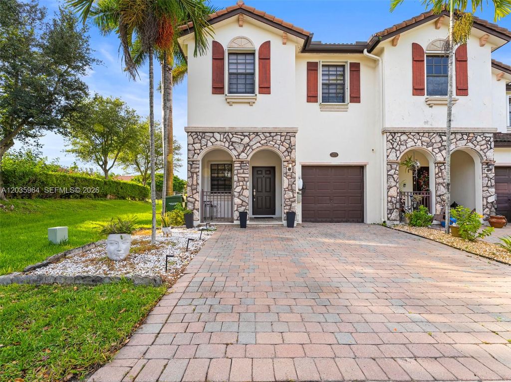 3701 NE 4th St, Homestead, FL 33033