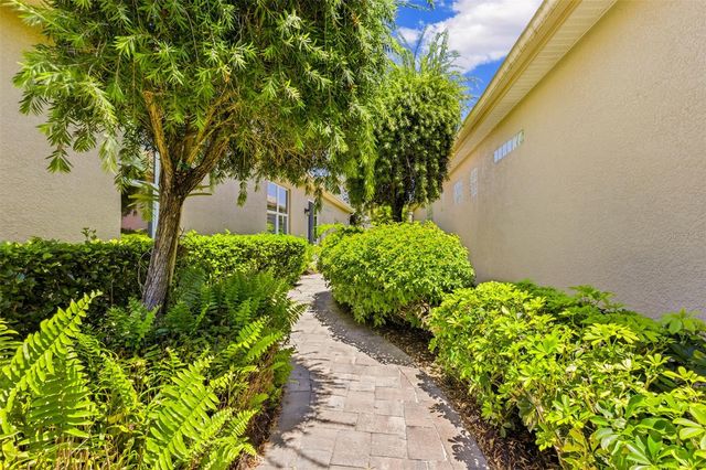 5010 TOBERMORY WAY, Bradenton, FL 34211