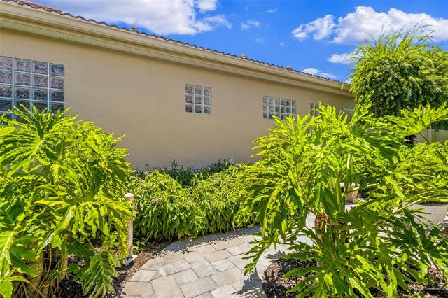 5010 TOBERMORY WAY, Bradenton, FL 34211