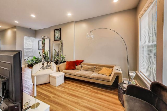 3623 S EMERALD Avenue, Chicago, IL 60609