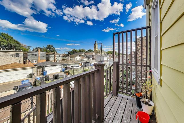 3623 S EMERALD Avenue, Chicago, IL 60609