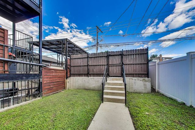 3623 S EMERALD Avenue, Chicago, IL 60609
