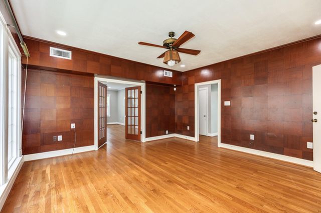 36 Cedar Lawn Circle, Galveston, TX 77551
