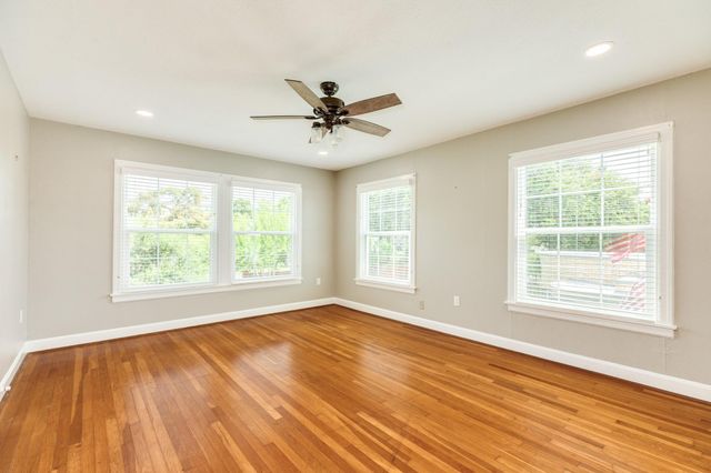 36 Cedar Lawn Circle, Galveston, TX 77551