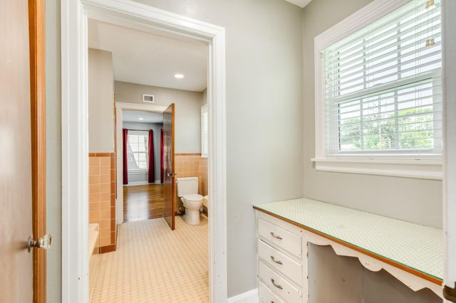 36 Cedar Lawn Circle, Galveston, TX 77551