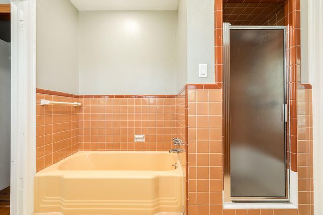 36 Cedar Lawn Circle, Galveston, TX 77551