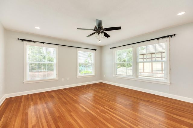 36 Cedar Lawn Circle, Galveston, TX 77551