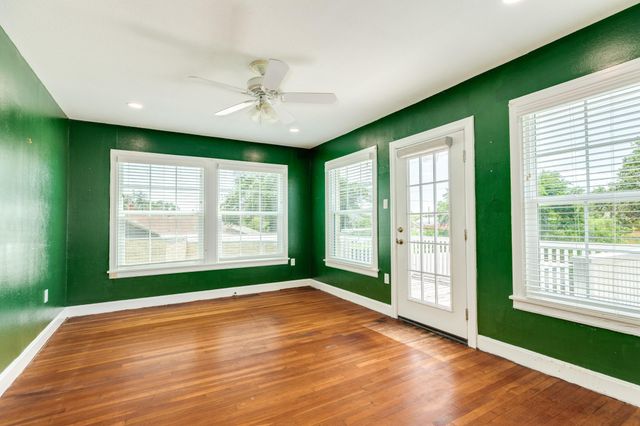 36 Cedar Lawn Circle, Galveston, TX 77551
