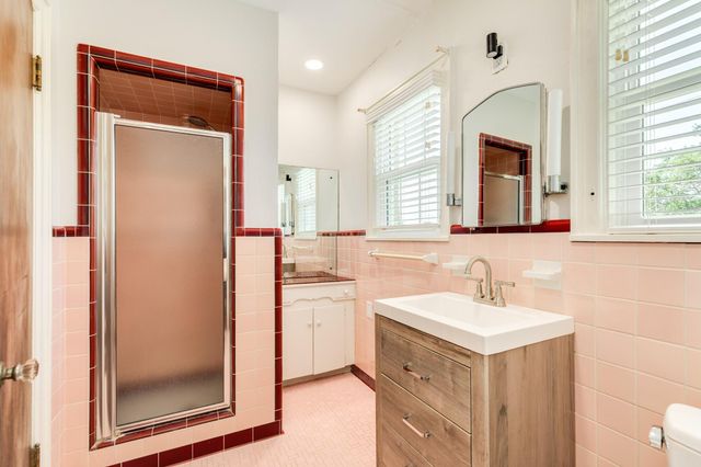 36 Cedar Lawn Circle, Galveston, TX 77551