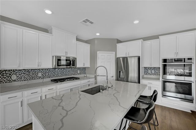 737 Foreign Reef Way, Las Vegas, NV 89138