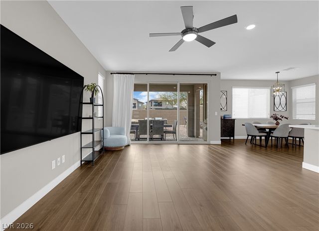 737 Foreign Reef Way, Las Vegas, NV 89138