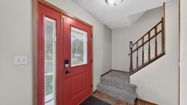4015 Mary Lane NW, Rochester, MN 55901