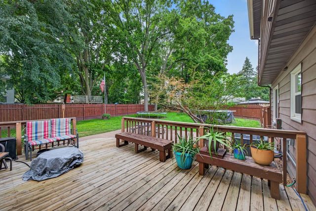 4015 Mary Lane NW, Rochester, MN 55901