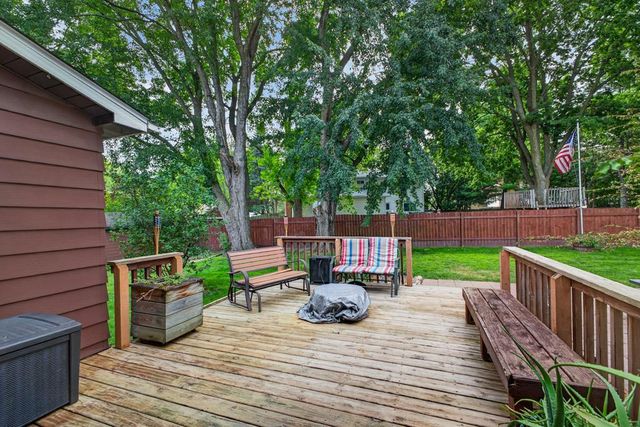 4015 Mary Lane NW, Rochester, MN 55901