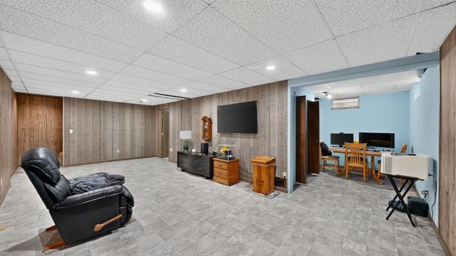 4015 Mary Lane NW, Rochester, MN 55901