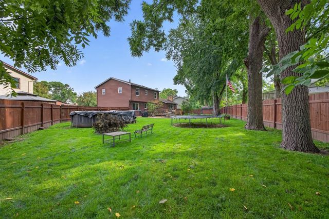 4015 Mary Lane NW, Rochester, MN 55901