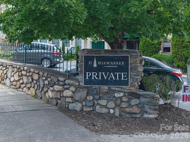 37 Hiawassee Street W103, Asheville, NC 28801