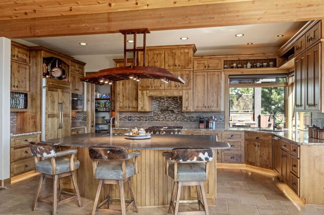 60985 Bachelor View Road, Bend, OR 97702