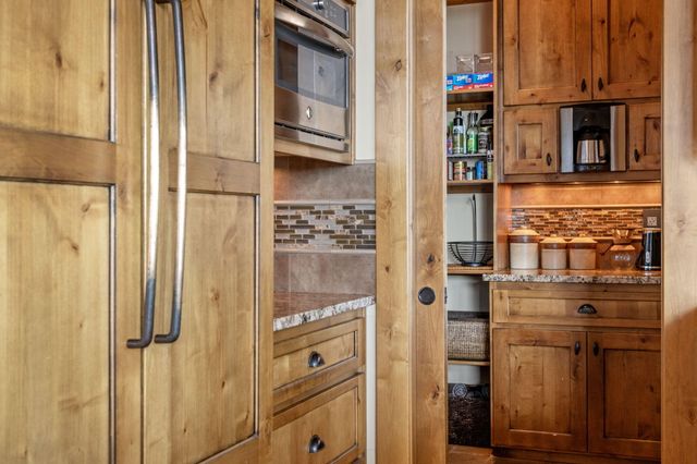 60985 Bachelor View Road, Bend, OR 97702