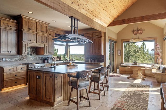 60985 Bachelor View Road, Bend, OR 97702