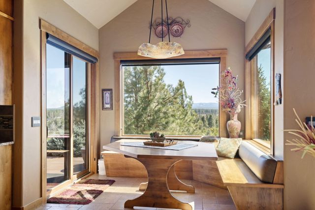 60985 Bachelor View Road, Bend, OR 97702