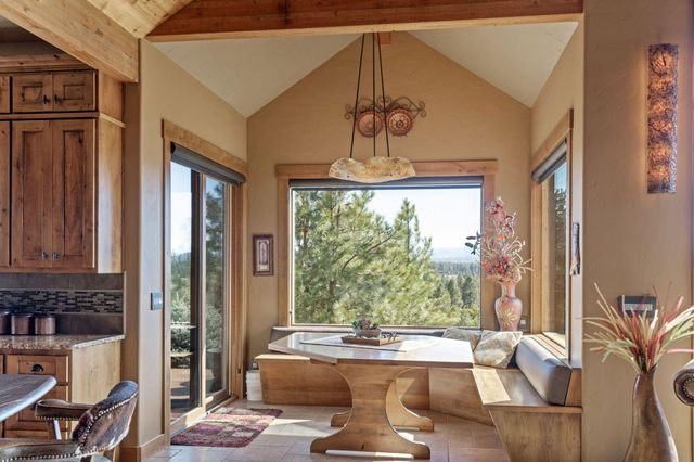 60985 Bachelor View Road, Bend, OR 97702