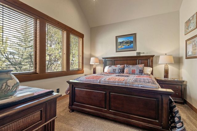 60985 Bachelor View Road, Bend, OR 97702