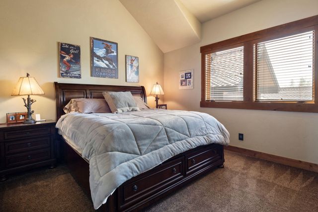 60985 Bachelor View Road, Bend, OR 97702