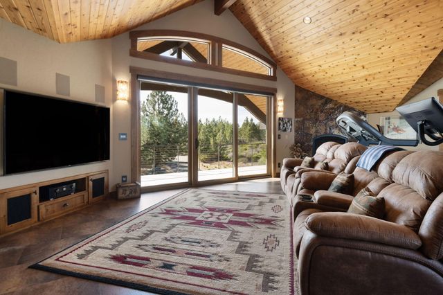 60985 Bachelor View Road, Bend, OR 97702