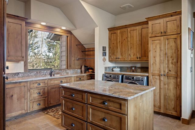 60985 Bachelor View Road, Bend, OR 97702