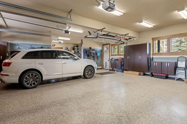 60985 Bachelor View Road, Bend, OR 97702