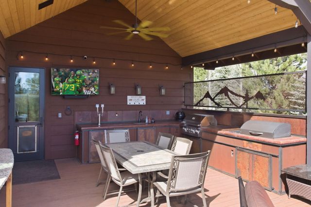 60985 Bachelor View Road, Bend, OR 97702