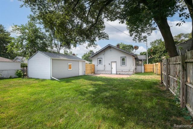 2002 Cartier Street, Flint, MI 48504