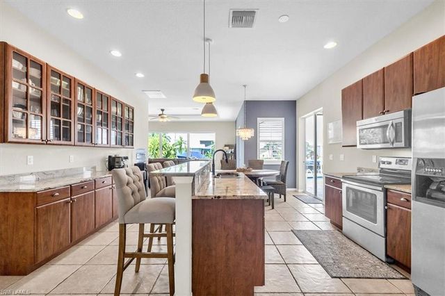 2909 SW 38th ST, Cape Coral, FL 33914