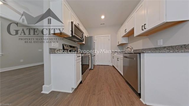 306 Oakwood Street B, High Point, NC 27262