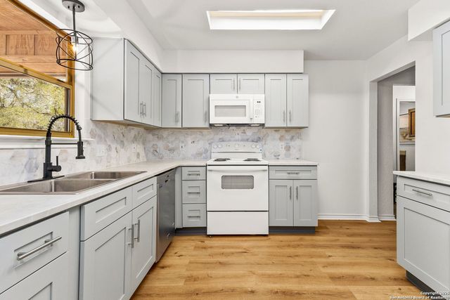 264 Pleasant Acres, Seguin, TX 78155