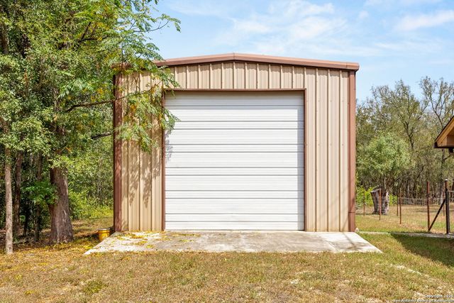 264 Pleasant Acres, Seguin, TX 78155