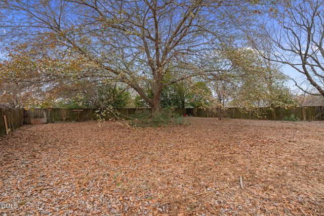 1870 Windlock Drive, Fayetteville, NC 28304