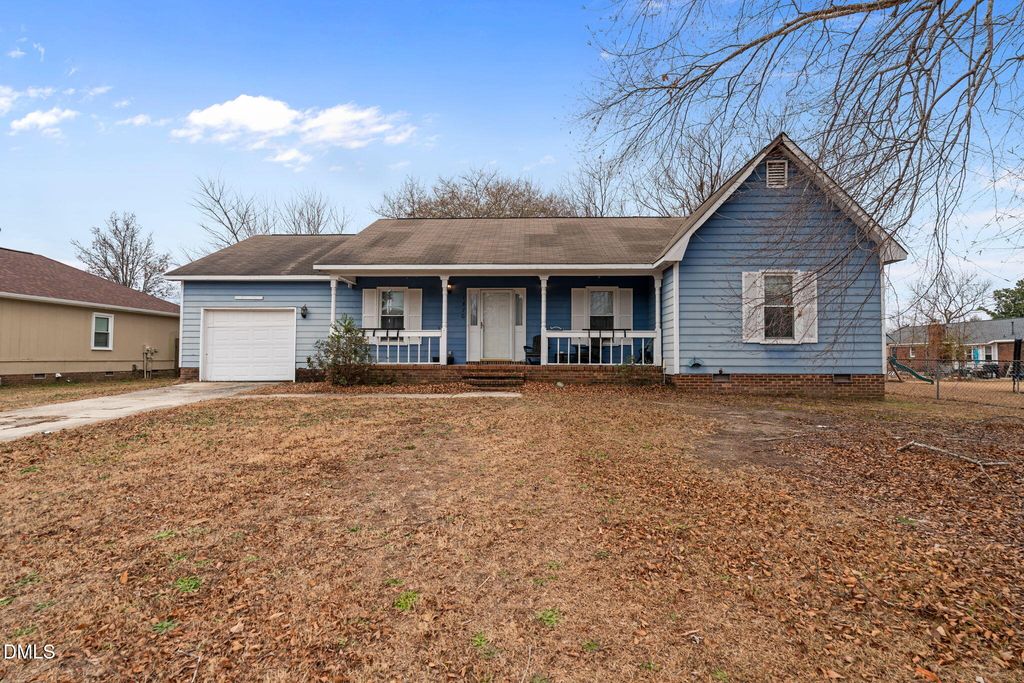 1870 Windlock Drive, Fayetteville, NC 28304